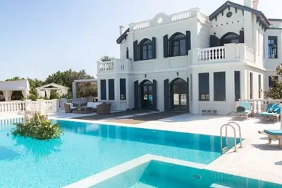 Image de Domaine Luxueux Avec Piscine PRIVÉE