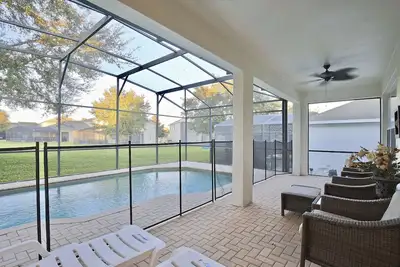 Image de Bonnes affaires modernes - Windsor Hills Resort - Belle villa confortable avec 5 lits et 5 piscines avec piscine - 3 Miles To Disney