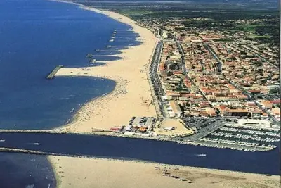 Image de Maison proche de la mer - Entièrement rénovée - Accueil famille!