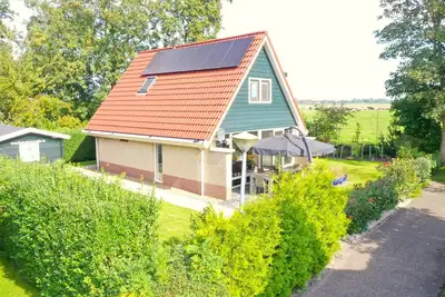 Image de Maison de vacances luxueuse avec Gigabit\/Wi-Fi 6, piscine et cabine de plage
