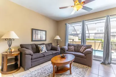 Image de Luxe sur un budget limité - Windsor Hills Resort - Villa spacieuse avec 3 lits et 3 salles de bains, piscine - 3 milles de Disney