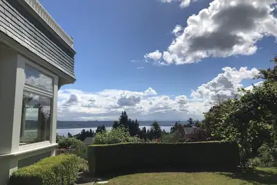 Image de Escapade parfaite avec vue sur le Puget Sound, près de Ruston Point et Ups