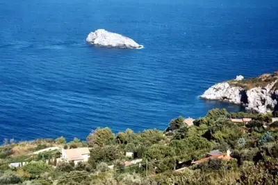 Image de Monte Argentario: House with patio in front of Giglio Island