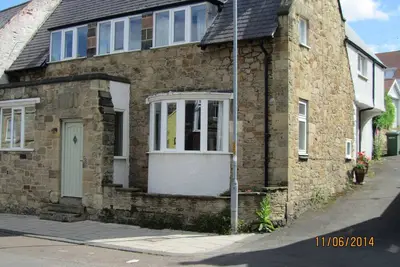Image de Grand Cottage En Prime Village Position