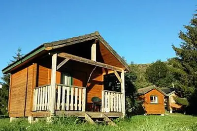 Image de Chalet-bungalow bois \"Isabelle\" 4 personnes avec vue panoramique sur l'Aubrac