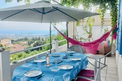 Très jolie Maison marseillaise avec vue mer, terrasses, à 15 min des plages