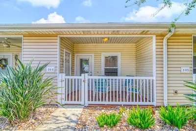 Image de Nouvelle Liste! Belle maison de ville w / piscine partagée, patio-courte promenade de la plage!