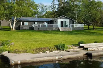 Image de Belle Waterfront Home sur la baie de Quinte.