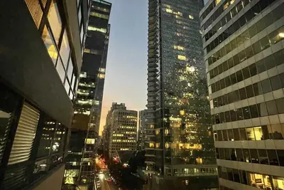 Image de Bel appartement spacieux dans la meilleure partie du centre-ville de Vancouver