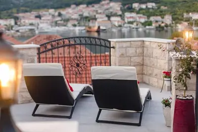 Image de Appartement de trois chambres prés de la plage Sustjepan, Dubrovnik (A-17308-a)