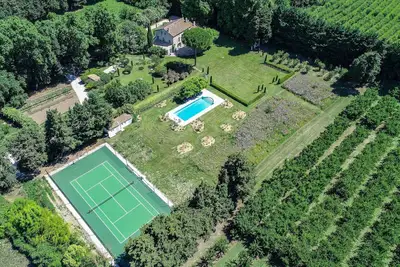 Image de 5 à 9 chambres / 7 Sdb (4 hectares) St Remy Piscine Tennis Clim! ! !
