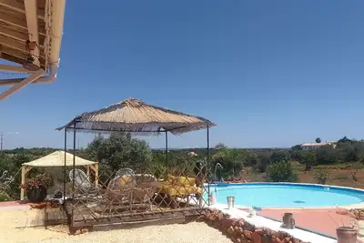 Image de 2 chambres 5 personnes piscine privée barbecue vue exceptionnelle.