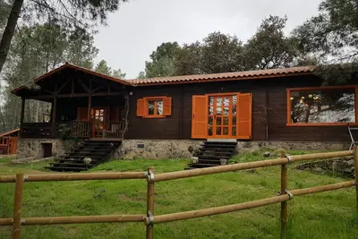 Image de Maison en bois dans les bois, dans une ferme avec des chevaux. Très proche de Madrid. Res