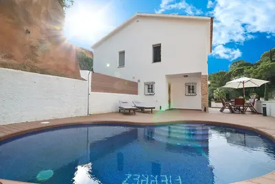 Image de Club Villamar - Villa de vacances près de Lloret de Mar avec une ambiance chaleureuse sur la Cost. . .