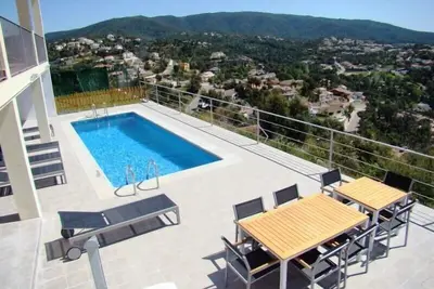 Image de Club Villamar - Une belle et grande villa espagnole lumineuse avec une vue sur la mer méditerrané. . .