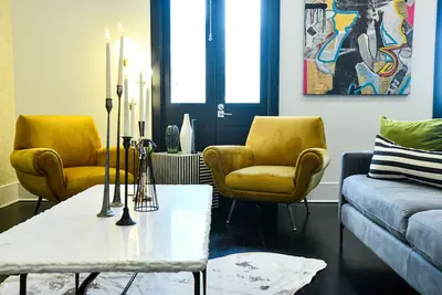 Image de Quartier des entrepôts Cbd: Condo rétro | 3 chambres 3 salles de bain