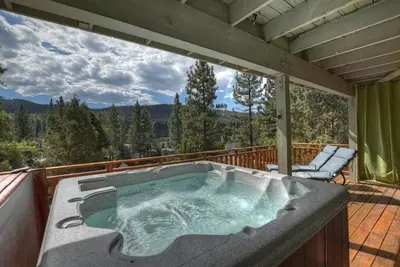 Image de Point de vue - Vues spectaculaires! WiFi / Jeux d'arcade / Table de billard / Jacuzzi, 2 heures de location de vélo / kayak Gratuit
