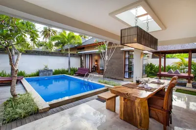 Image de Spacieuse villa de luxe de deux chambres à Jimbaran avec une piscine privée