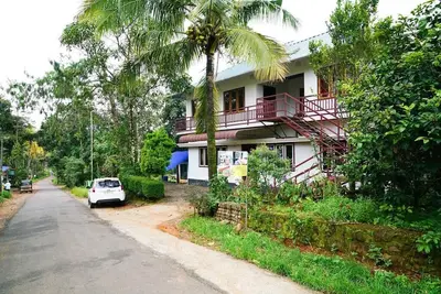 1bhk Séjour dans une maison de charme près du réservoir de Chengulam