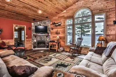 Image de Crossroads-Spacious Lakeside Getaway w / Beach! Wifi gratuit_