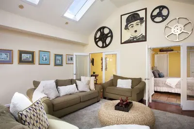 Image de Appartement sophistiqué 2bdr / 2ba Bright & Breezy Duval Street