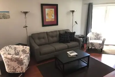 Image de Nouvelle liste! Cozy 2/2 Condo 2 pâtés de maisons du vélo / station de ski et des remontées