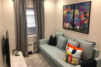 Image de 1715 1h · Accueillant 2 chambres Apt20 min à Nyc-Parking Dispo