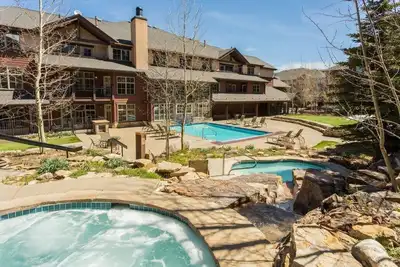 Image de Studio de luxe pour les vacances d'été au Grand Timber Lodge (10-17 août)