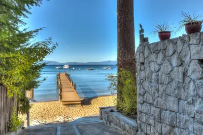 Image de Zephyr Cove Cabin, promenade de la plage privée et de la jetée