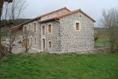 Gîte rural de Groupe - 3 épis \" L'estaou \"  - 15 personnes (19 couchages)