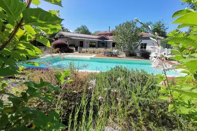 Image de Villa familiale avec piscine chauffée