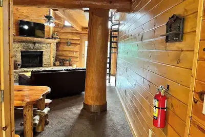 Image de Tremont - Belle cabine isolée au sommet d'une montagne