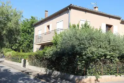 Image de Charmante maison au bord du lac