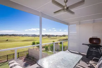 Image de Time Away - 50 Turnberry Drive