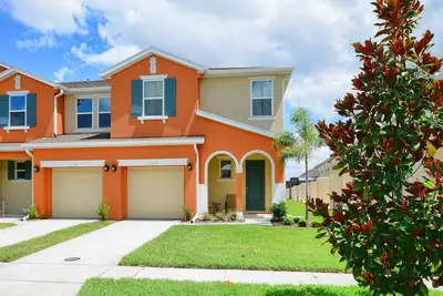 Image de Brand New Pool Home - À 10 minutes de Disney, Universal, Sea World et des points de vente