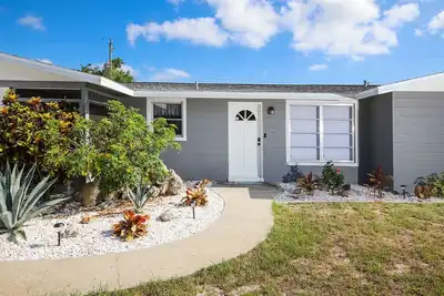 Image de Manasota Key Retreat avec utilisation gratuite de vélos et de kayaks