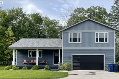 Image de Nouvelle Maison De Luxe! Dans Tc ~ 14 personnes ~ près de la plage ~ près d'une piste cyclable pavée