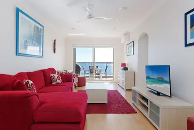 Image de 1 'Kiah', 53 Victoria Parade - vue imprenable, wifi, climatisation, juste en face de l'eau