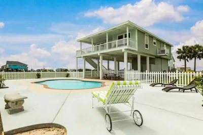 Image de Nouvelle Liste! Maison donnant sur les zones humides w / piscine privée - 1/2 mile to beach