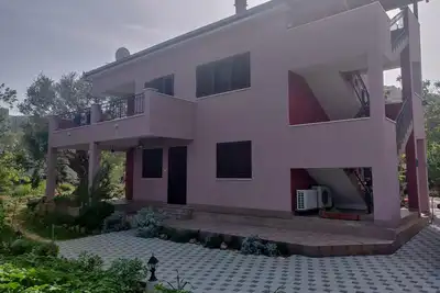 Appartement d'une chambre avec le balcon et la vue sur le mer Vinisce, Trogir (A-17062-b)