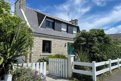 Image de Loctudy, 50m de la mer, calme avec jardin.