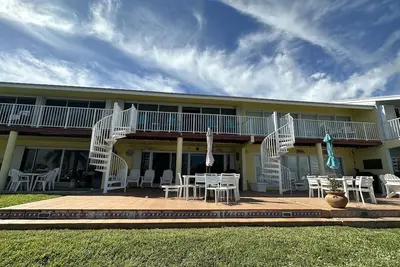 Image de C'est une chose à terre - Maison de ville en bord de mer exquise