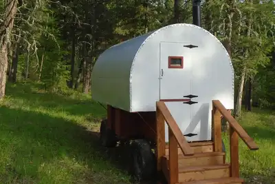 Image de authentique berger wagon camping près des zones sauvages à Kootenai Nfs