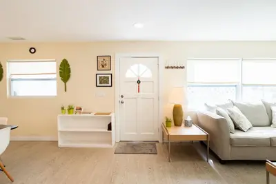 Image de Maison Dt rénovée à 10 min. conduire de la plage