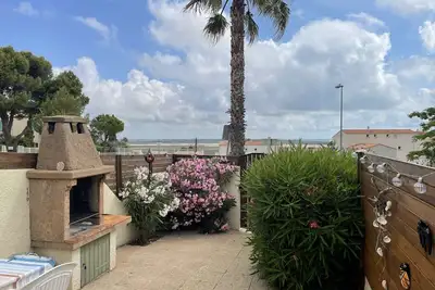 Image de Maison cosy avec mezzanine, à 800m de la plage, 6 couchages, terrasse et parking privé