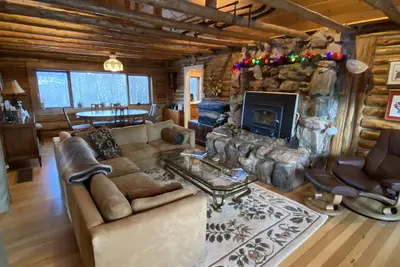 Image de Savourez les vues automnales du Colorado Ă partir de 9263 pieds au chalet dans le ciel bleu