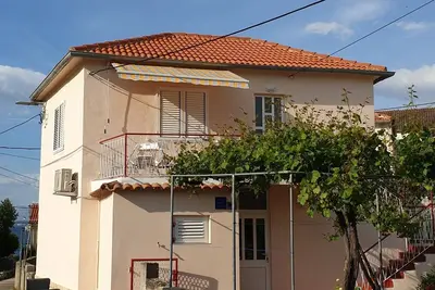 Image de Appartement d'une chambre avec la terrasse Lukoran, Ugljan (A-17391-a)