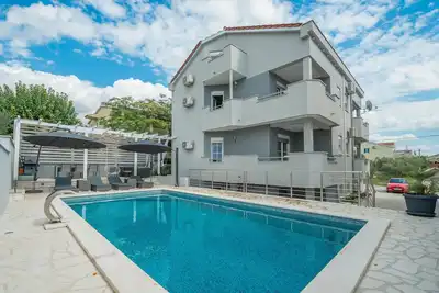 Image de Maison de vacances Viktoria avec piscine pour 14 personnes