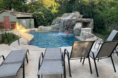 Image de Cheatham Pool House San Marcos