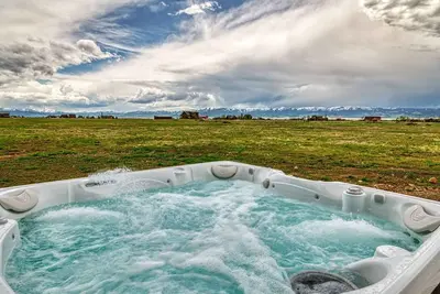 Image de Wild Cat Cabin - Sleeps 20 \/ Spa \/ Idéal pour les familles!